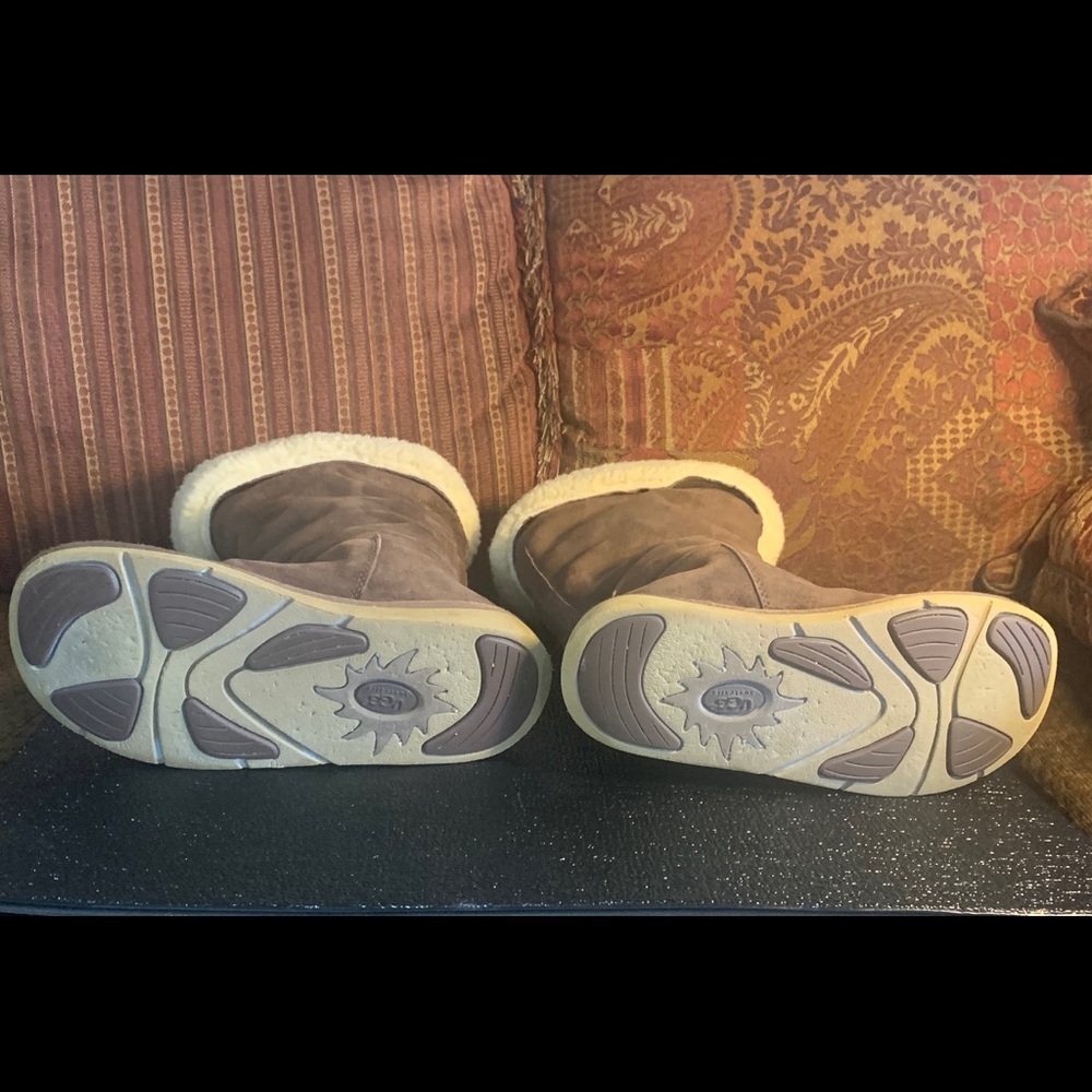 Ugg Boot style S/N 5163 - Picture 4 of 5